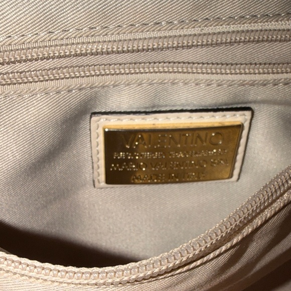 Valentino Cream Quilted Shoulder Bag with Gold Chain - Picture 6 of 10